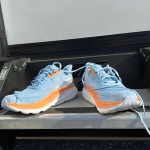 Hoka Clifton 9